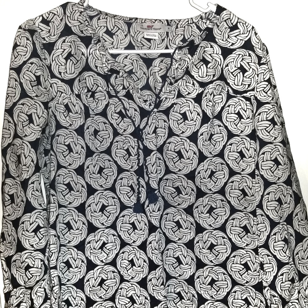 Vineyard Vines blouse